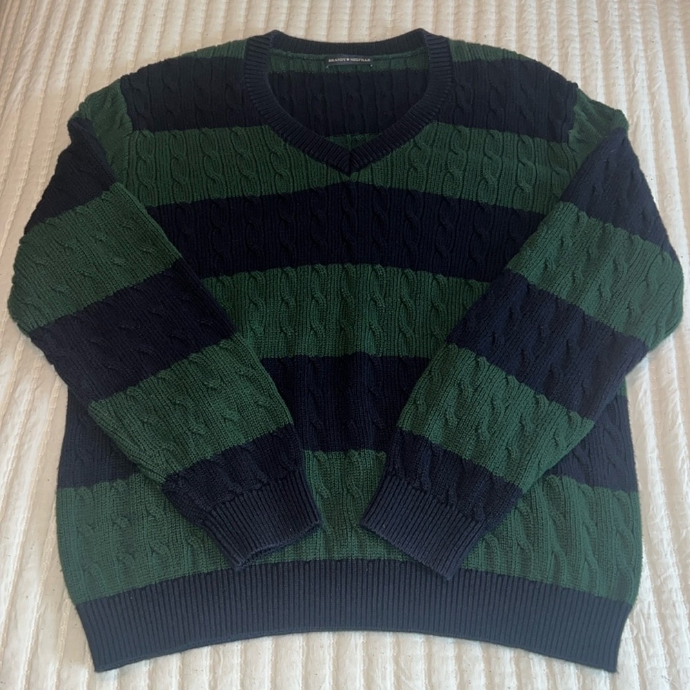 brandy melville v-neck sweater navy & green 💚💙